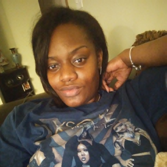 Meet your Posher, Demetris - Picture 1 of 1